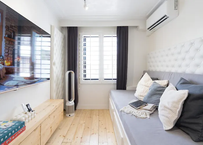 Hidden Gem Free Netflix 2 X 65inch Tv Apartment