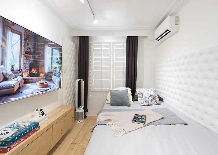 Apartment Hidden Gem Free Netflix 2 X 65inch Tv Cebu